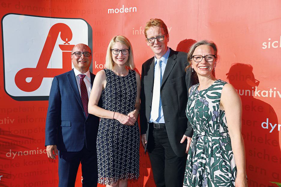v. l.: Thomas W. Veitschegger, Christine Haberlander, Ansgar Weltermann, Monika Aichberger | © Apothekerkammer OÖ/APA-Fotoservice/Hartl