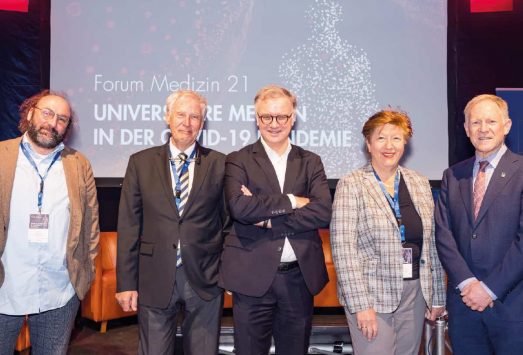 Vortragende beim internationalen Symposium „FORUM MEDIZIN 21“ 
© Wildbild