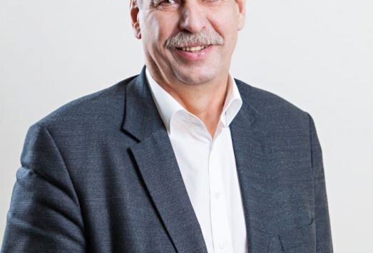 Seit November 2018 ist DR. HANS JÖRG SCHELLING PRÄSIDENT des Vereins PRAEVENIRE. Unter der Dachmarke PRAEVENIRE Gesundheitsforum ist der Verein ganzjährig mit zahlreichen bewährten Aktivitäten und der neuen PRAEVENIRE Initiative Gesundheit 2030 aktiv.